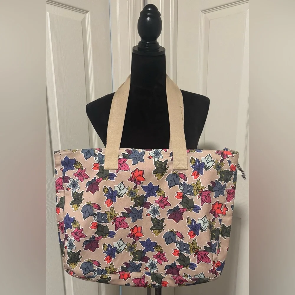 Vera Bradley Lighten Up Expandable Travel Tote Falling Flowers - Picture 4 of 10